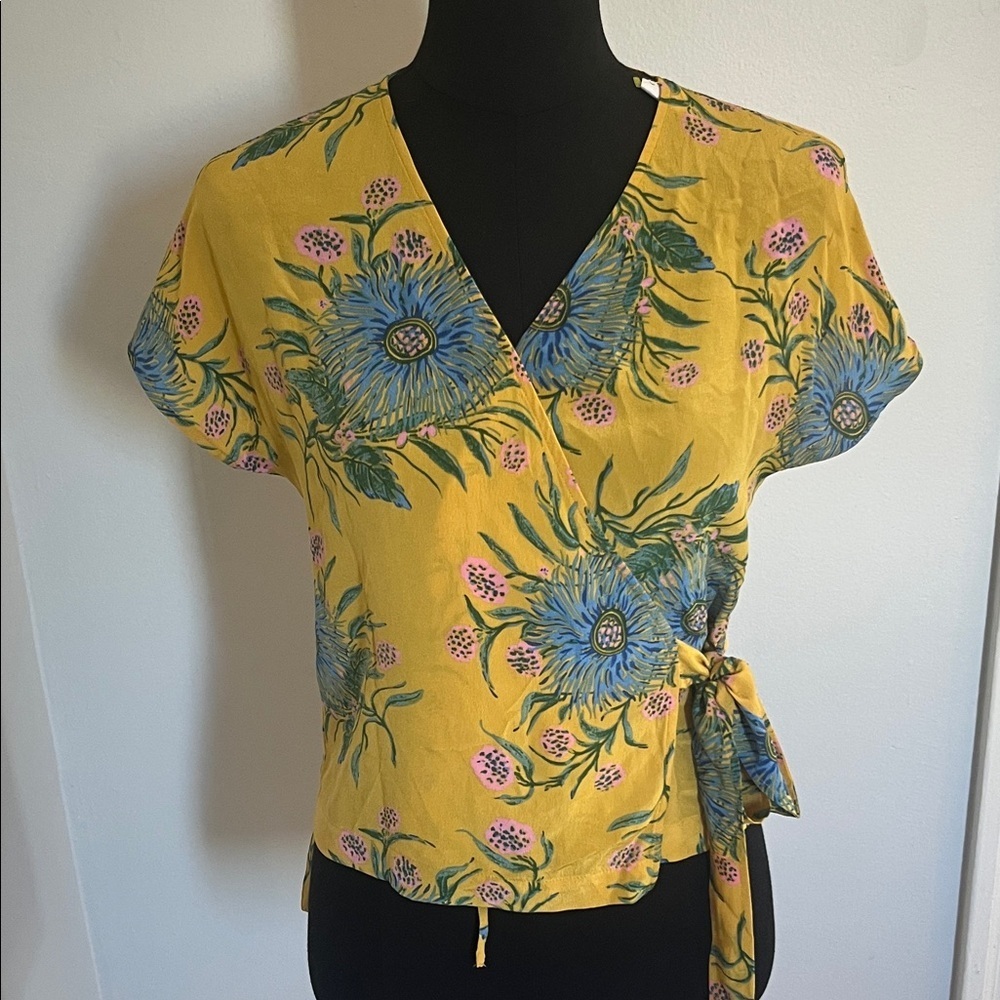 Madewell Yellow silk  Floral Wrap Blouse and matching skirt. Size XXS and 00